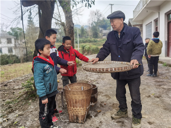 走近农具，走进农耕文化