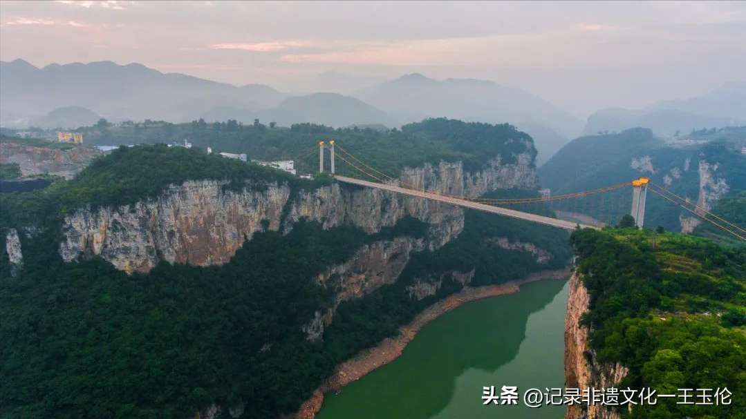 毕节：万桥飞架看中国奋斗