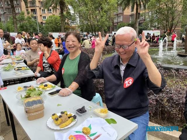 贵州都匀小围寨街道开展“四月八”民俗活动，千人共聚一堂欢度佳节